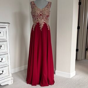 Women’s Elizabeth K GLS Red Prom floor length Evening Gown size Large